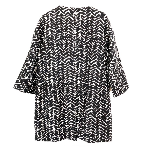 💚💚🌼NWOT TALBOTS Lightweight Coat Geometric Print - Picture 2 of 10